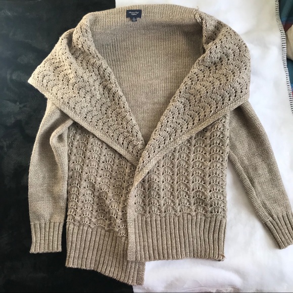 American Eagle Outfitters Sweaters - American Eagle Tan Gold Chunky Knit Cardigan